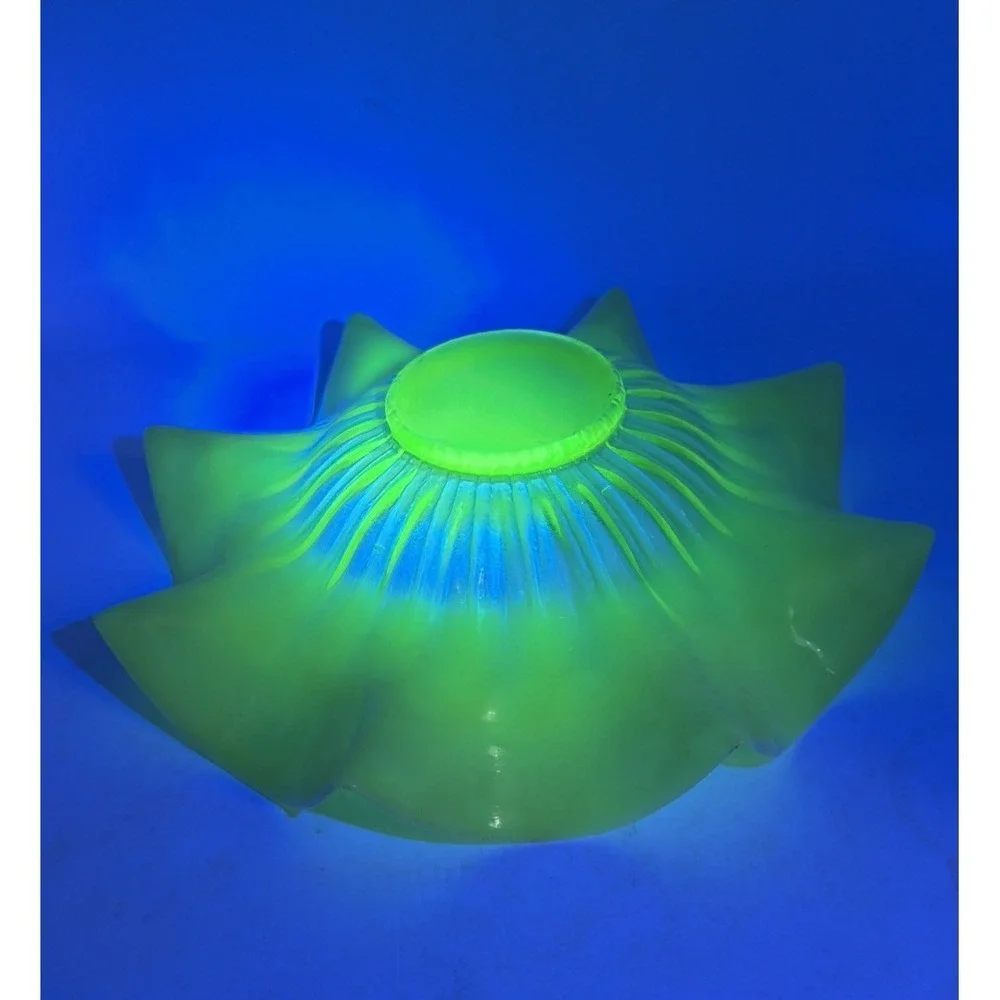 Vaseline/Uranium Northwood Klondyke Opalescent Ruffled Bowl Antique